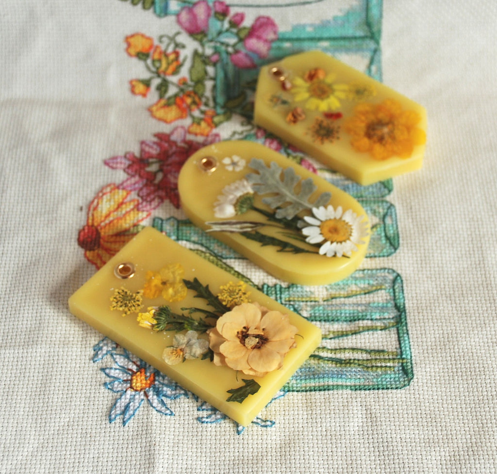 The Jardin Doré Sachet — Botanical Wax, Real Dried Botanicals
