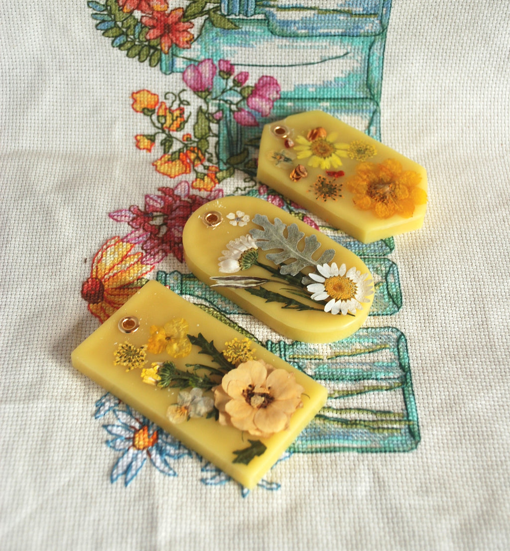 The Jardin Doré Sachet — Botanical Wax, Real Dried Botanicals