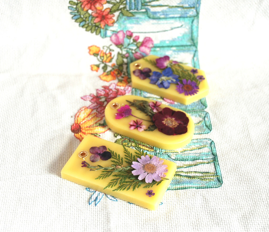 The Jardin Doré Sachet — Botanical Wax, Real Dried Botanicals