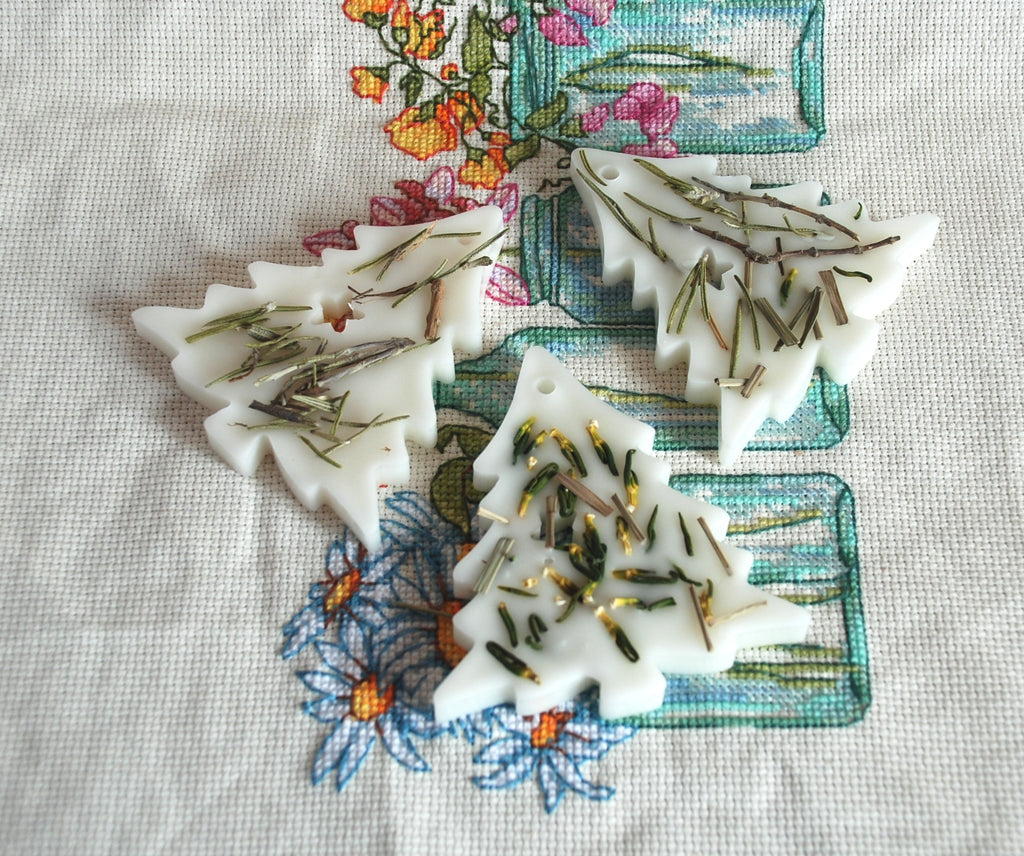 The Petit Sapin Sachet — Botanical Wax, Real Dried Botanicals